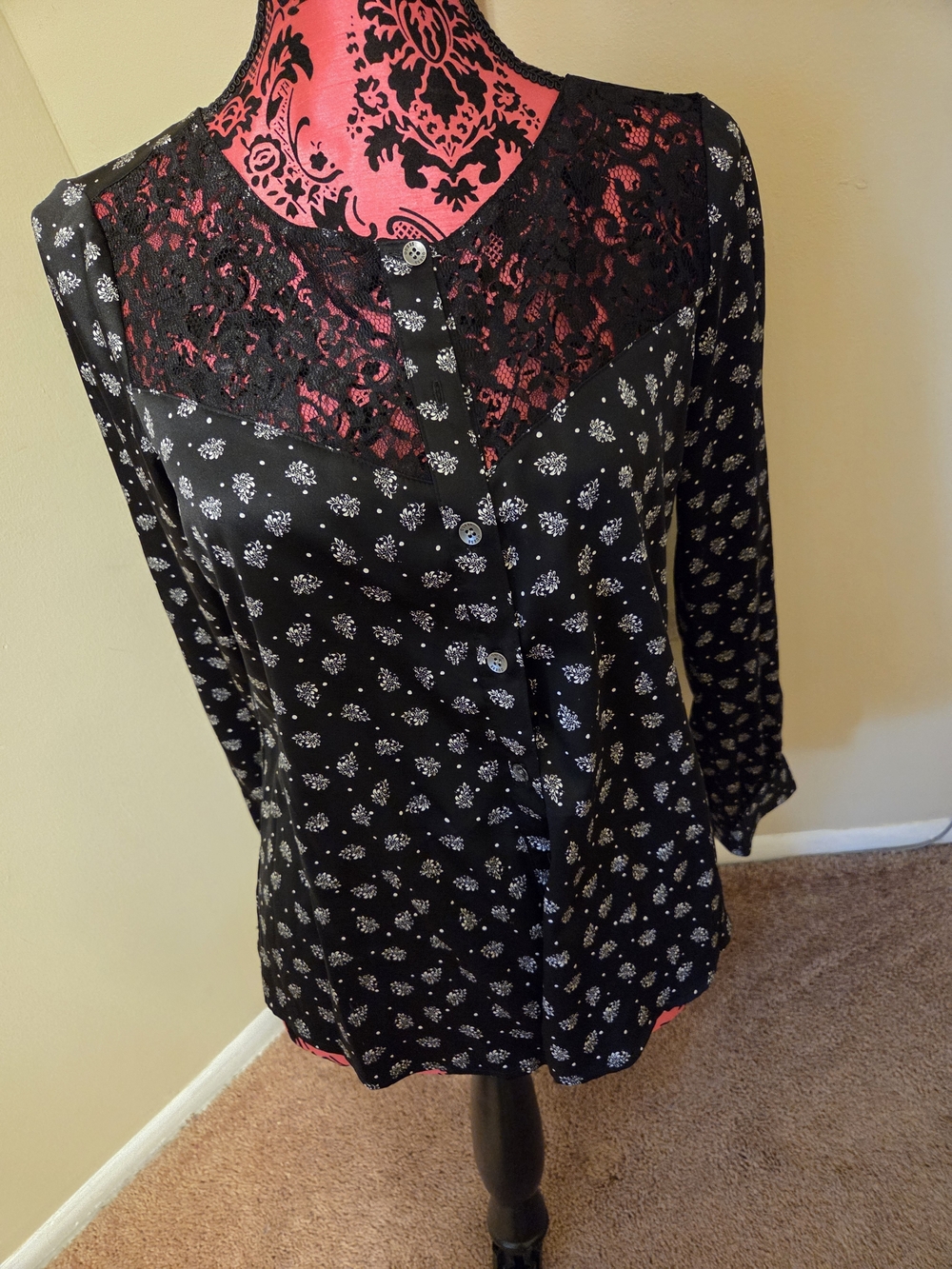 Guess Vintage Black Floral Button-Up Blouse with Lace Yoke Small Excellent